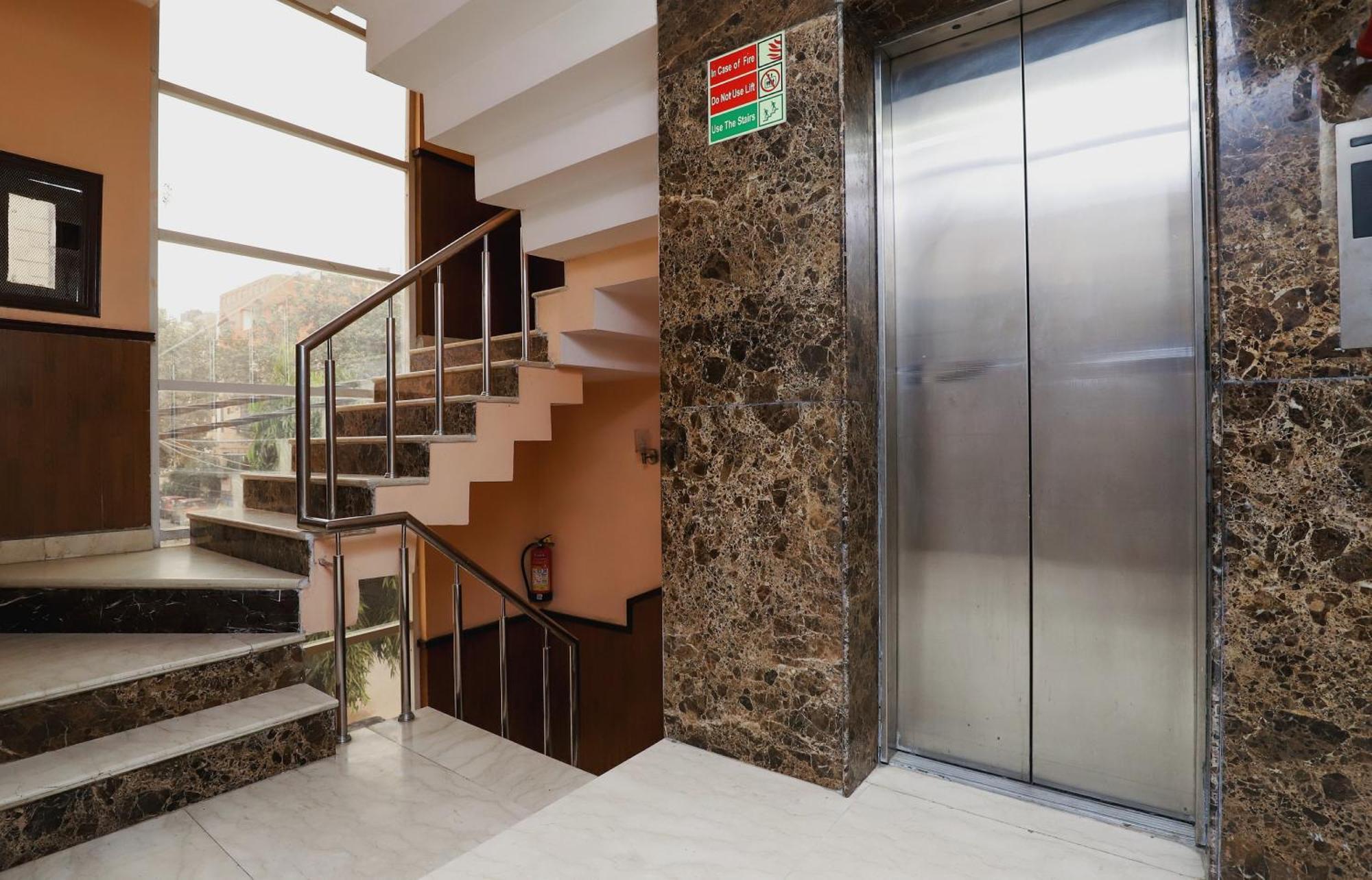 Hotel O J P Inn Near Patel Nagar Metro Station New Delhi Exterior photo